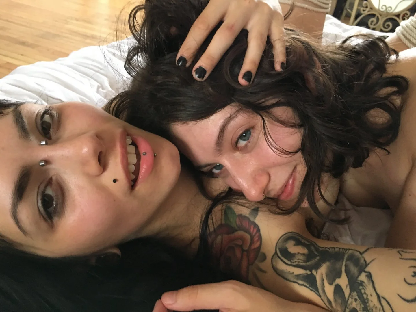 Intimate Moments with Fox & Sloan Image 8