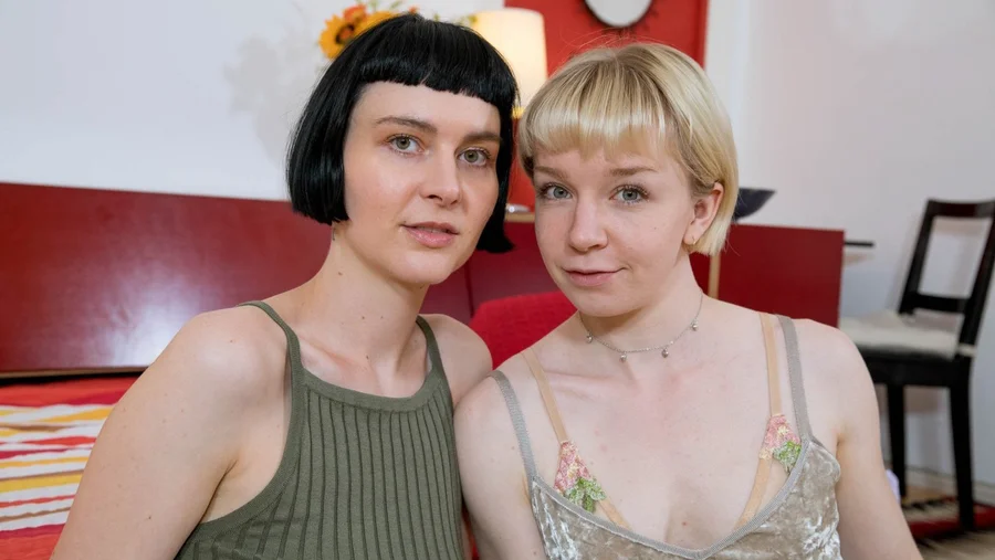 Delfine & Jolie Image 1
