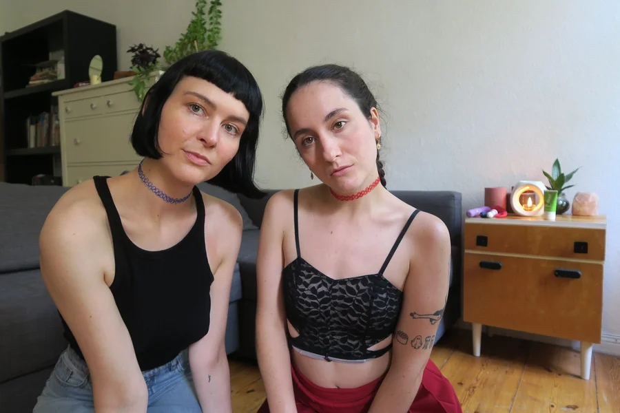 Delfine & Katie A Image 2