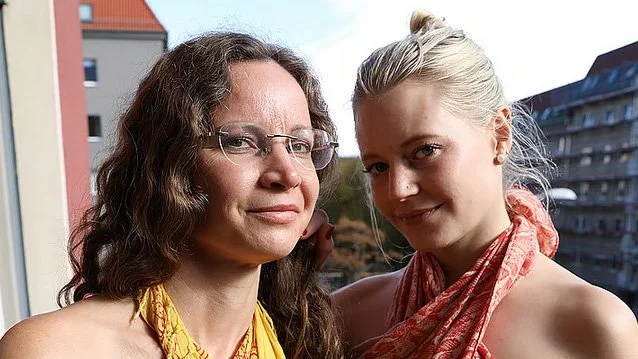 Isabella R & Annika Image 1
