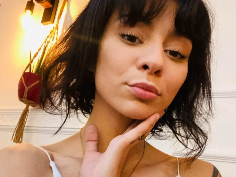 Sasha M Image 1